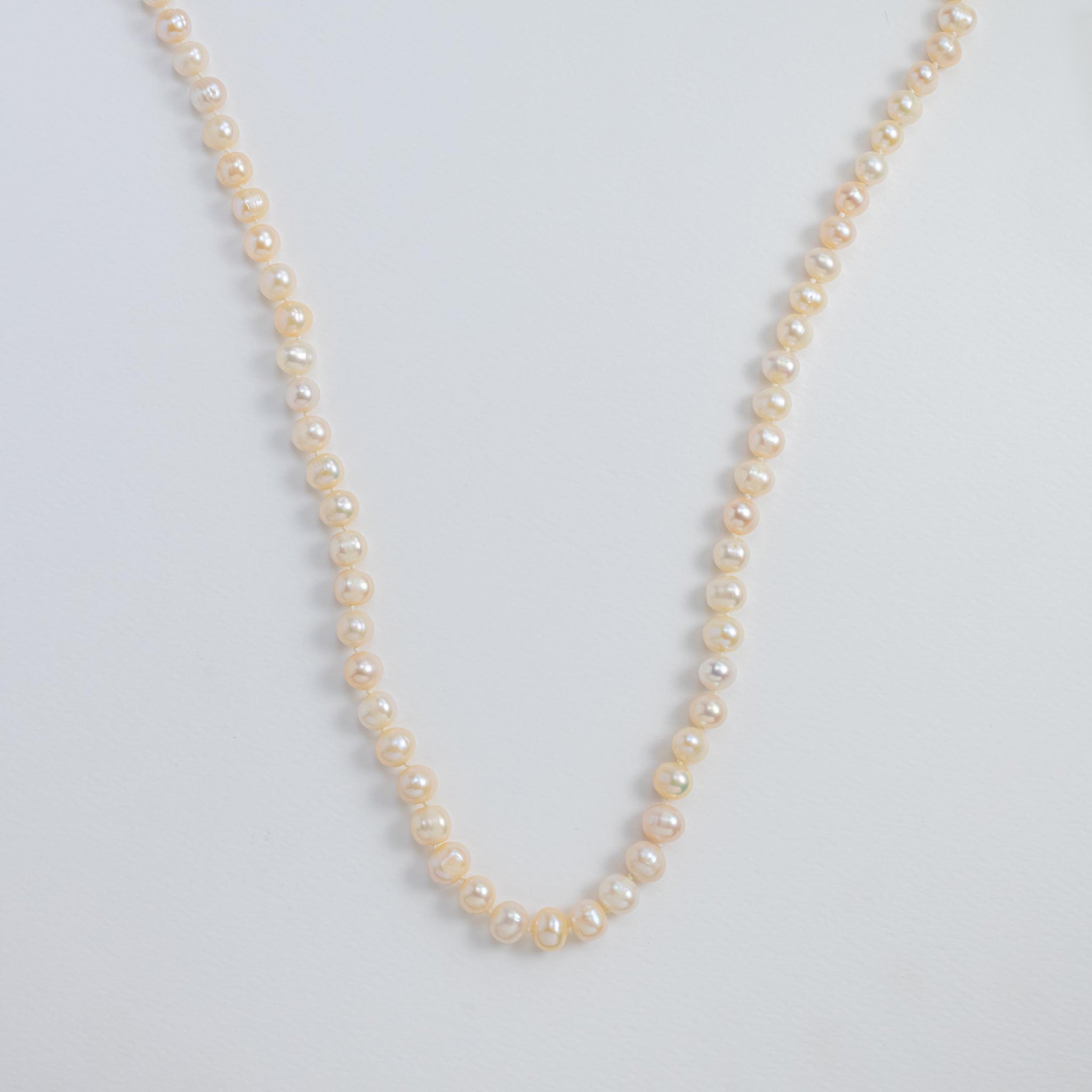 Pink Pearl Necklace 
(Long)