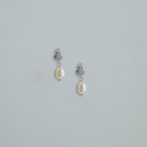 Tranquil Pearl Earrings