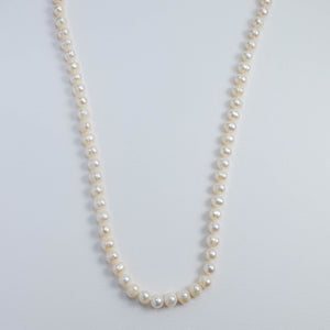 White Pearl Necklace (Long)