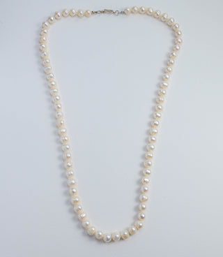 White Pearl Necklace (Long)