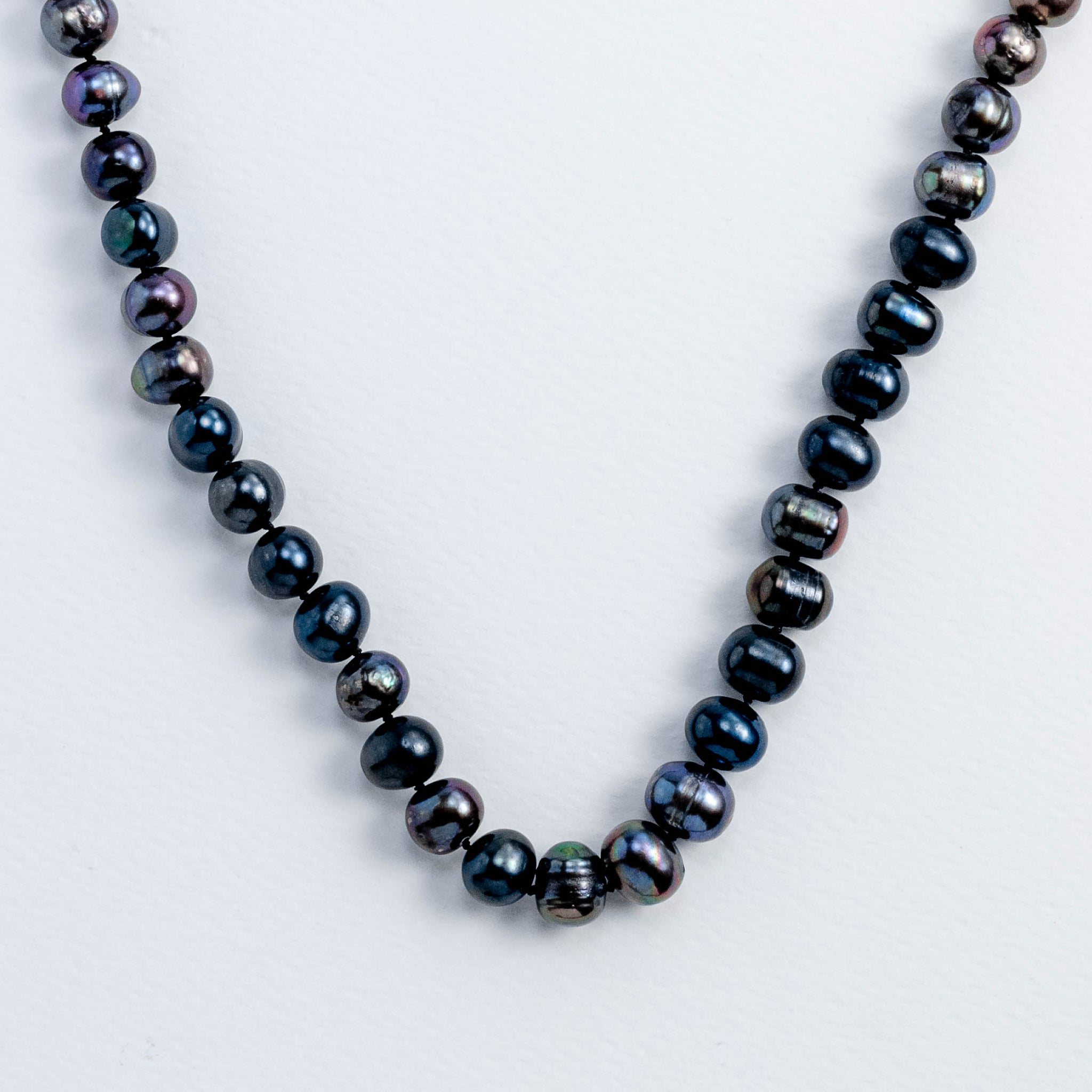 Black Pearl Necklace
(Long)